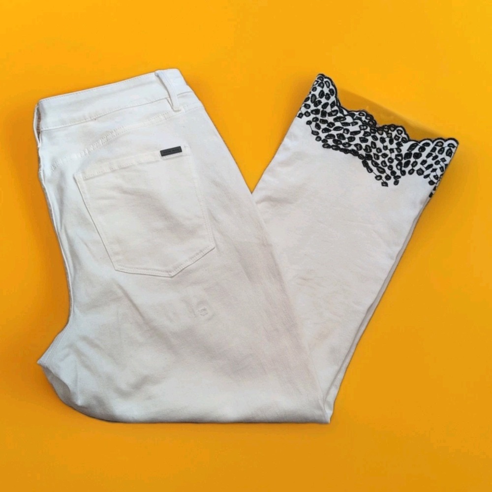 White House Black Market White Boot Cut Crop Pant Black Eyelet Trm Sz 12 Stretch